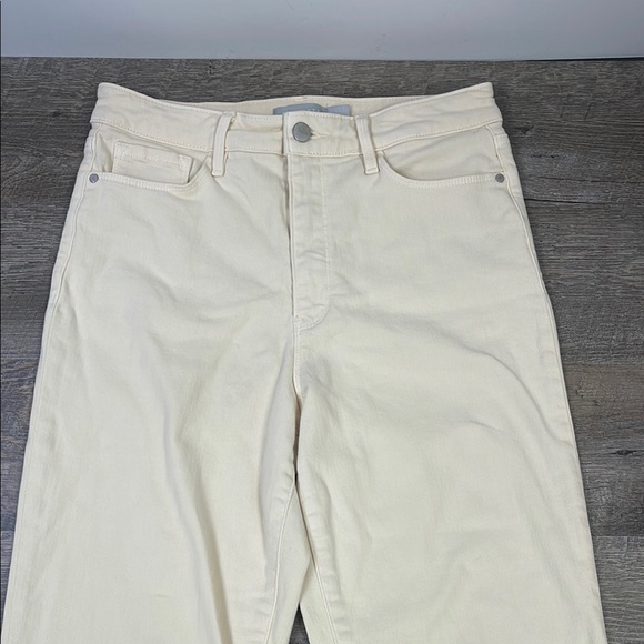Athleta Straight Leg Denim in ‘Bone’ Size 8 - Picture 2 of 11